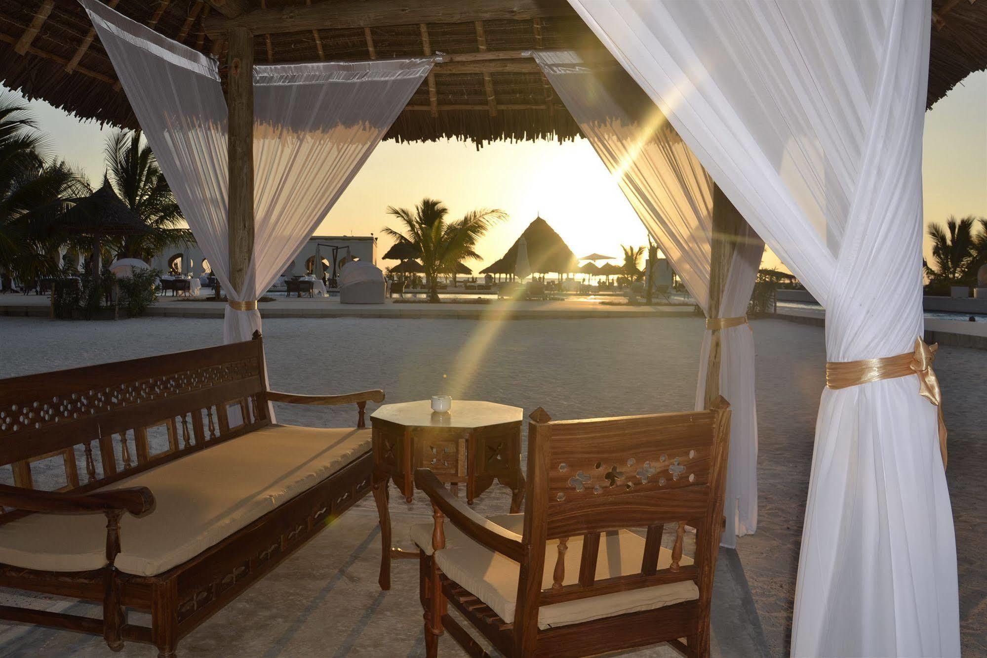 Gold Zanzibar Beach House & Spa Кендва Екстер'єр фото